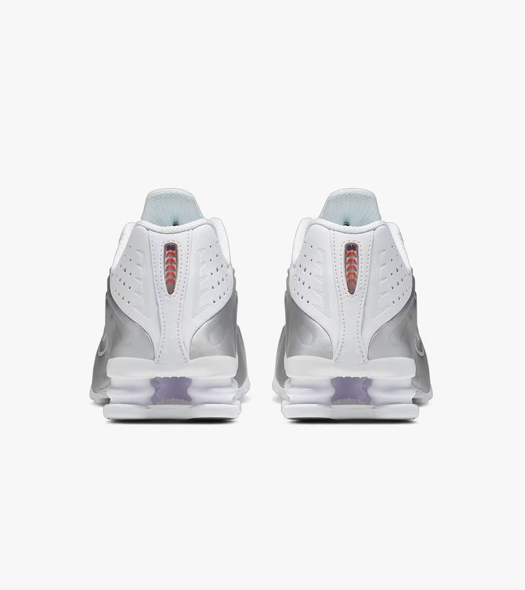 Valge W nike shox r4