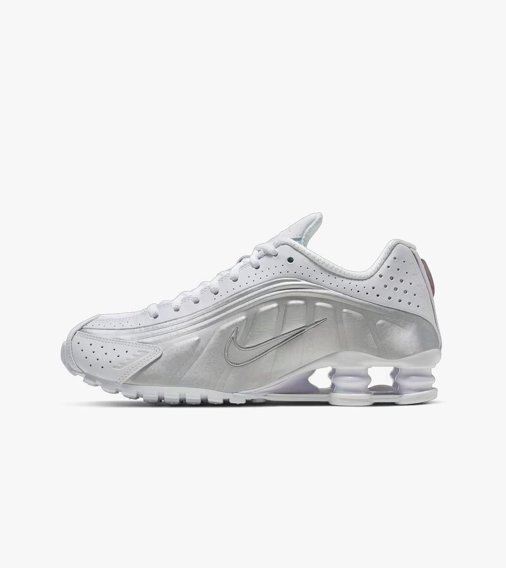 Valge W nike shox r4