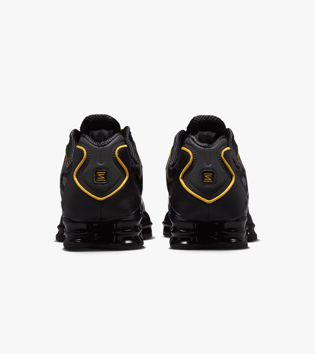 Svart Nike shox tl