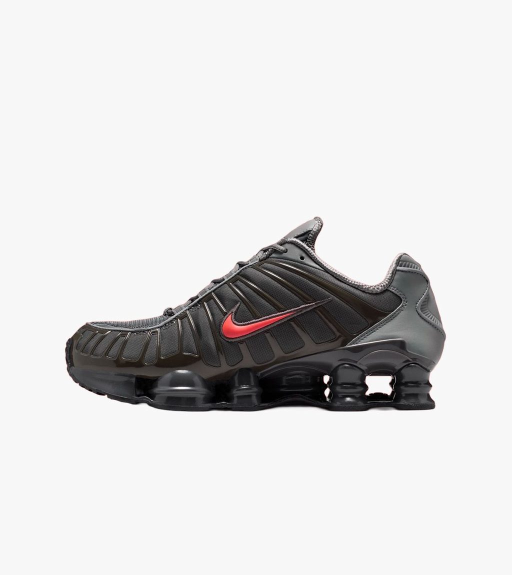 Grått Nike shox tl se