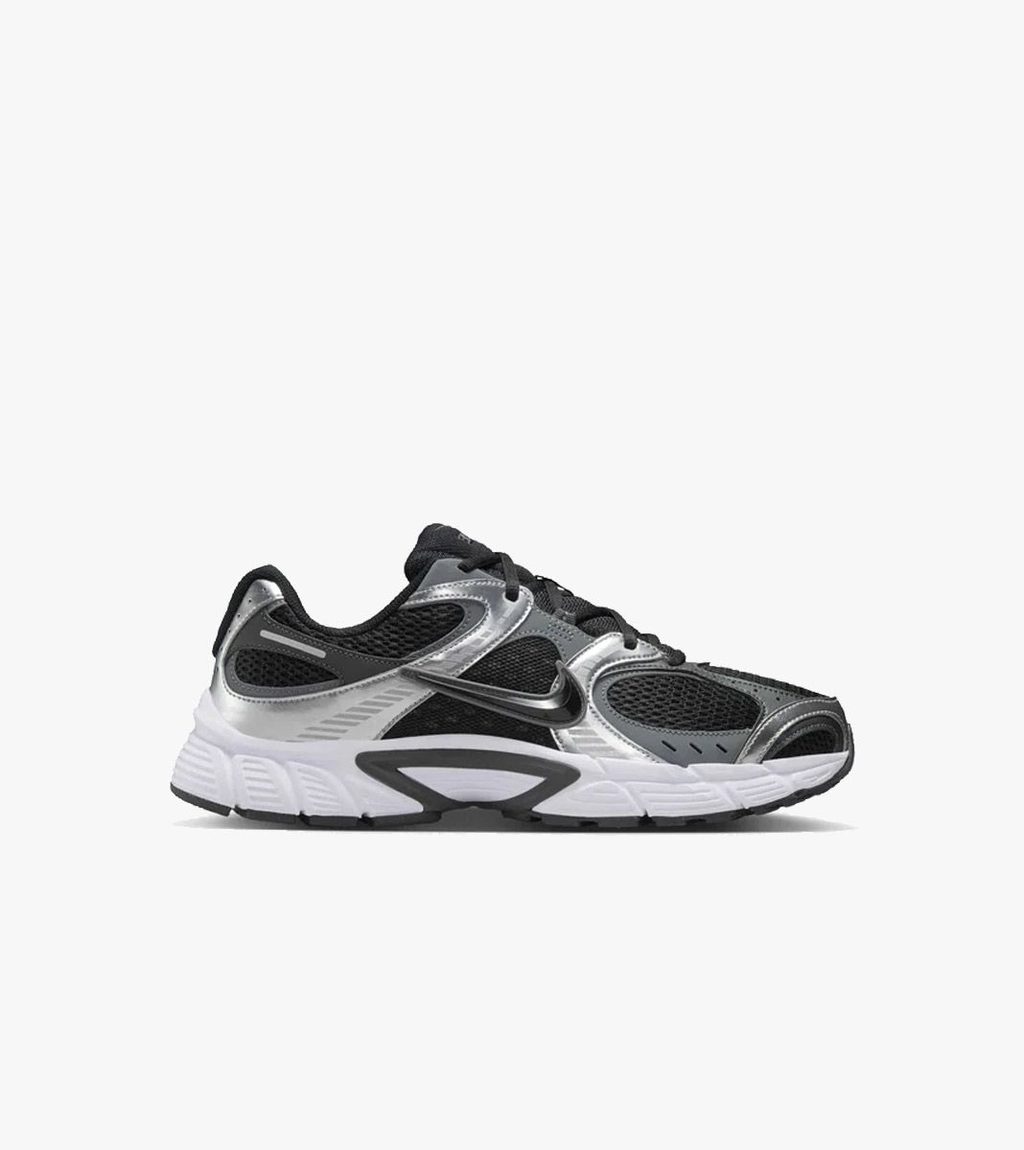 Black Nike v5 rnr