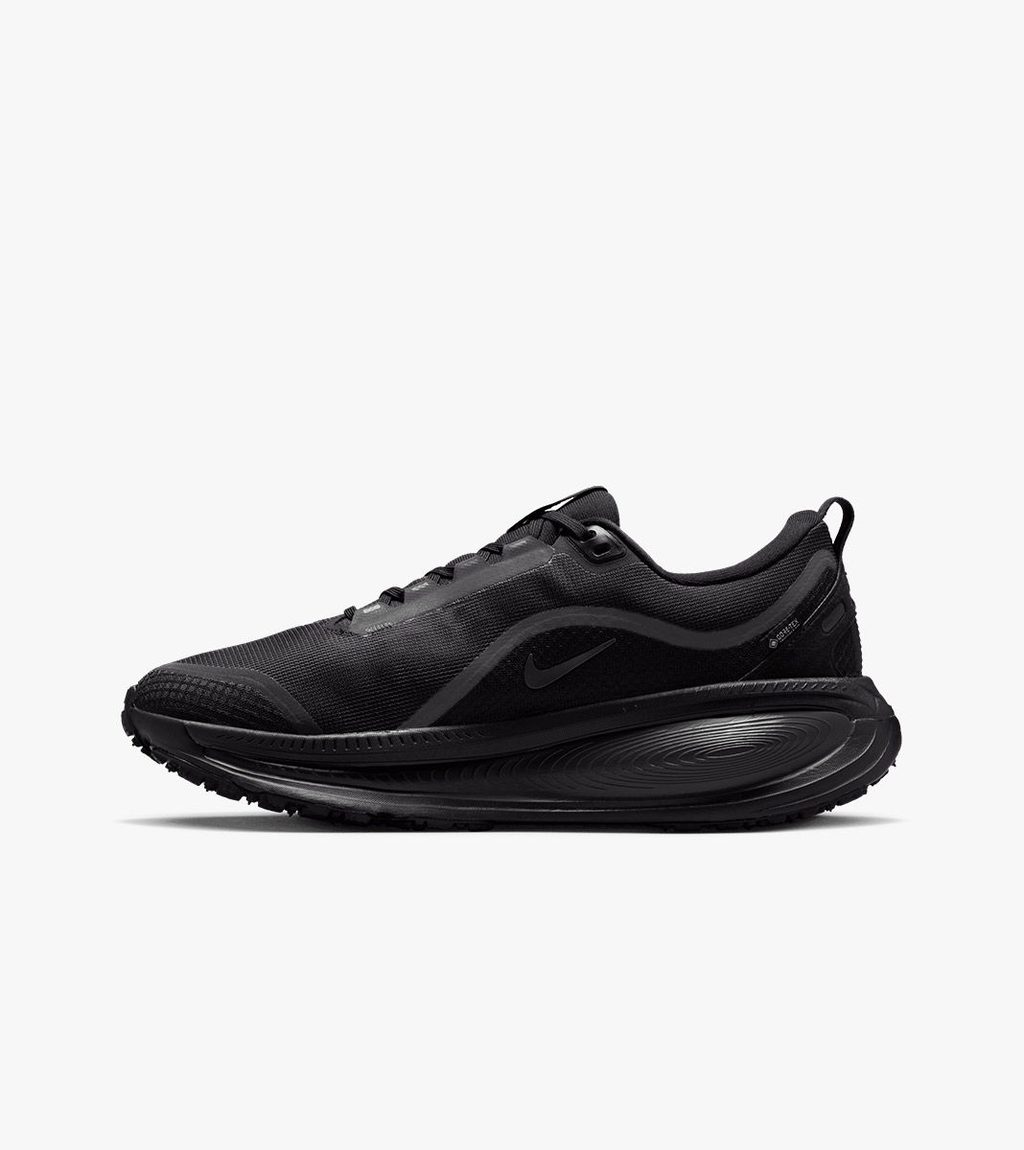 Musta NIKE VOMERO 18 GORETEX