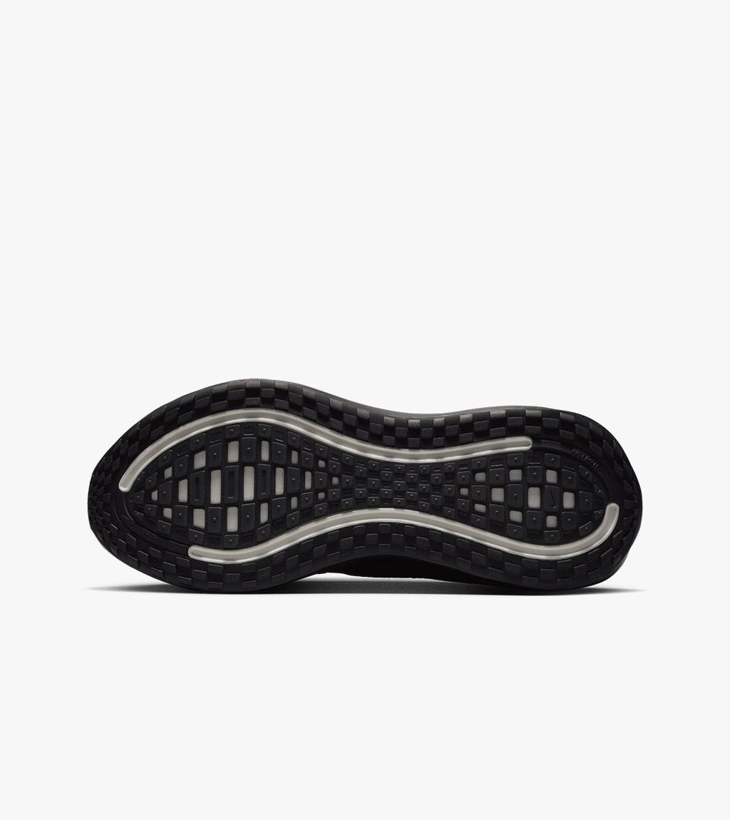 Melna NIKE VOMERO PLUS