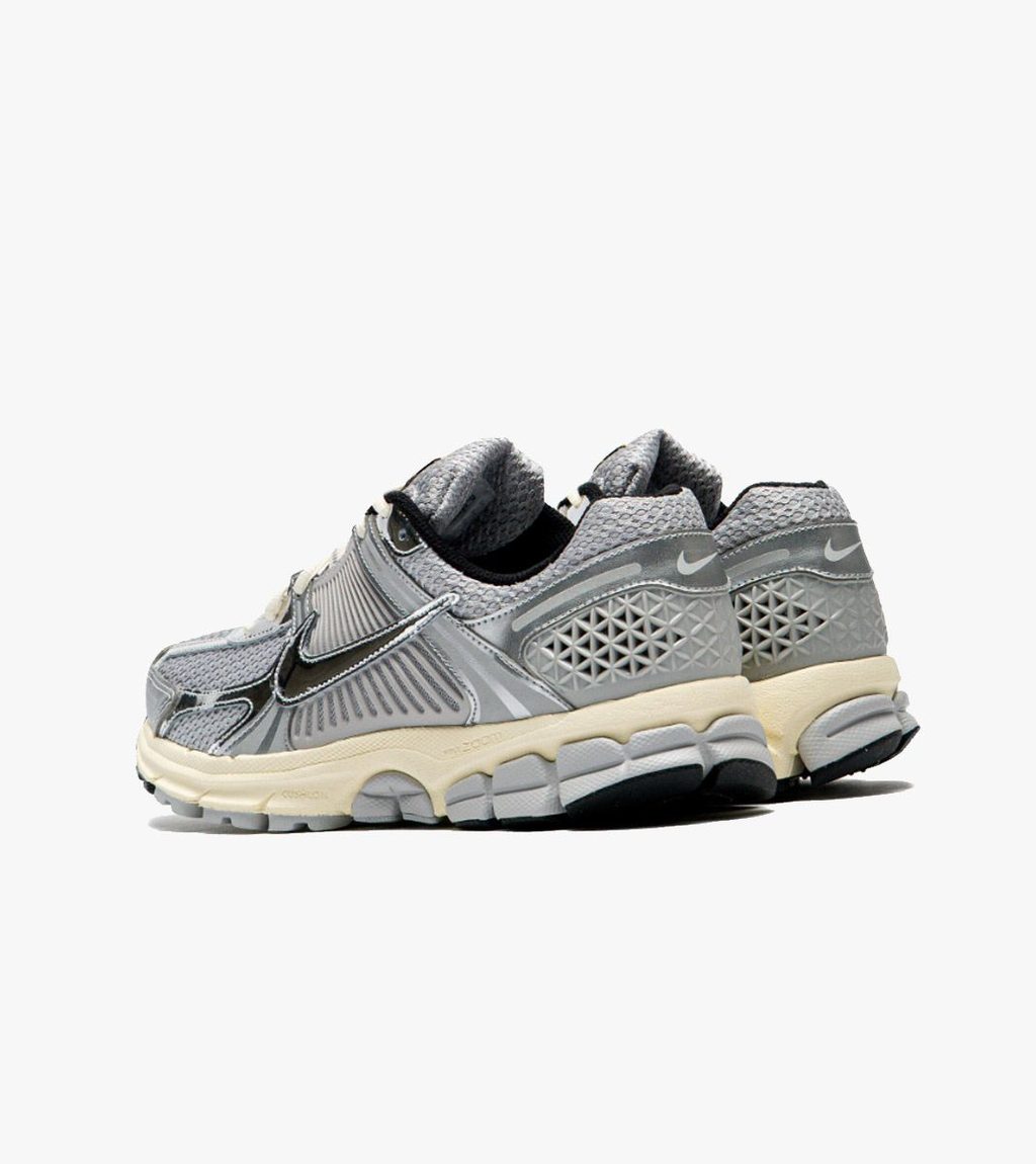 Pilka Nike zoom vomero 5