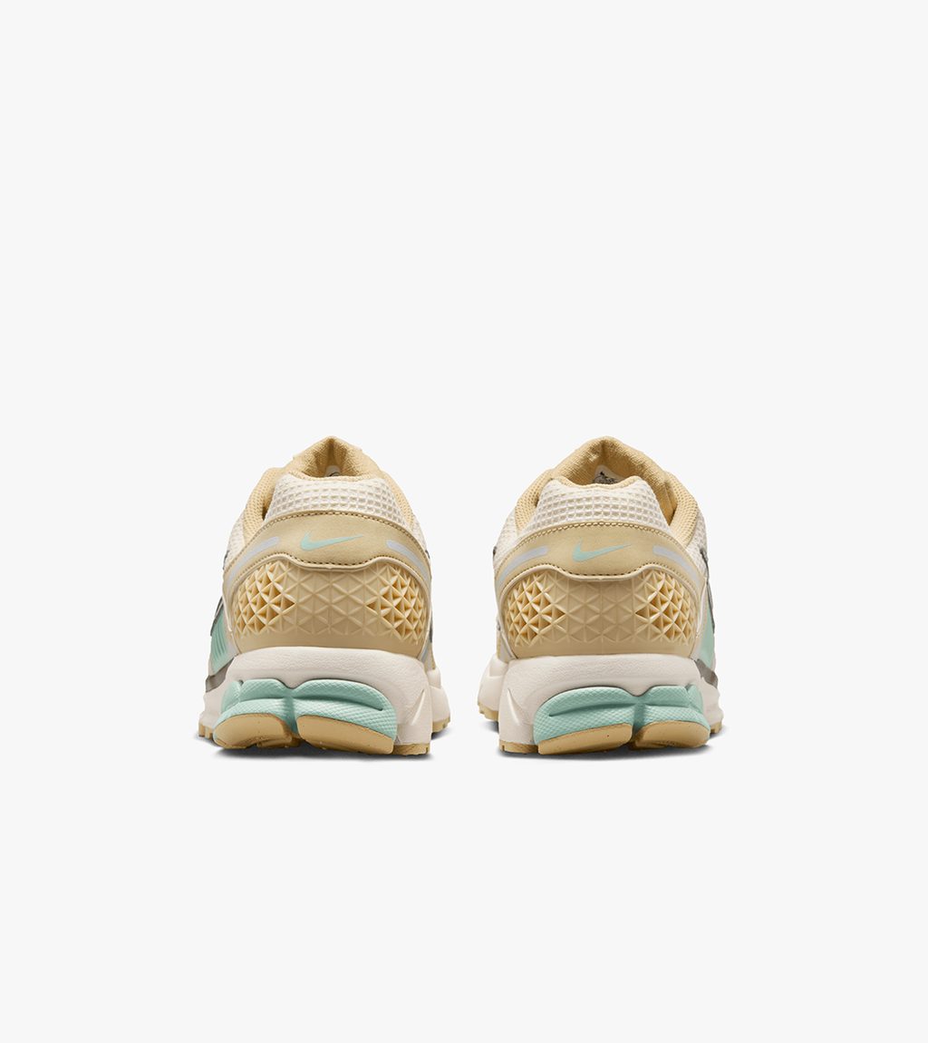 Multicolor NIKE ZOOM VOMERO 5 SE