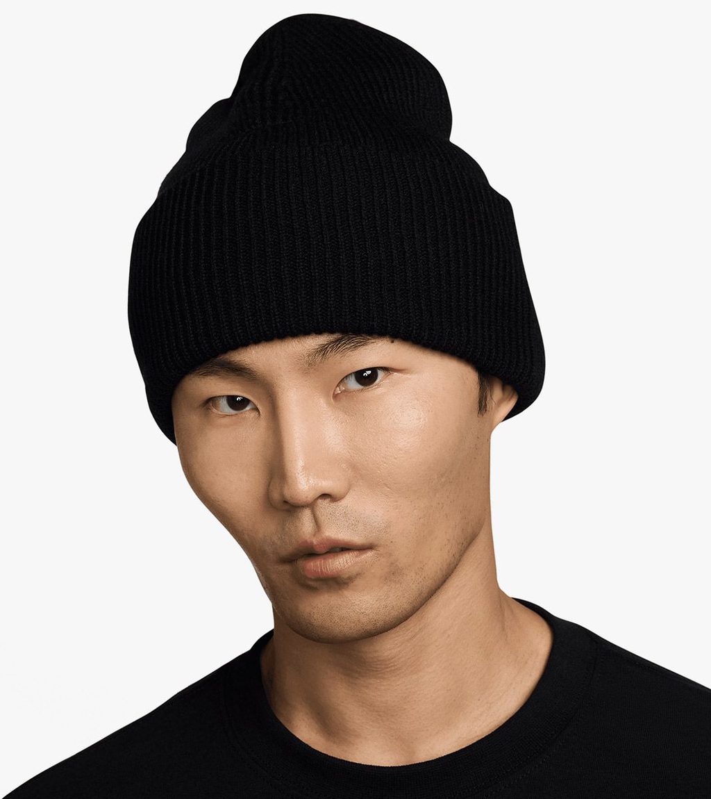 Black U NK PEAK BEANIE PREM H25 L