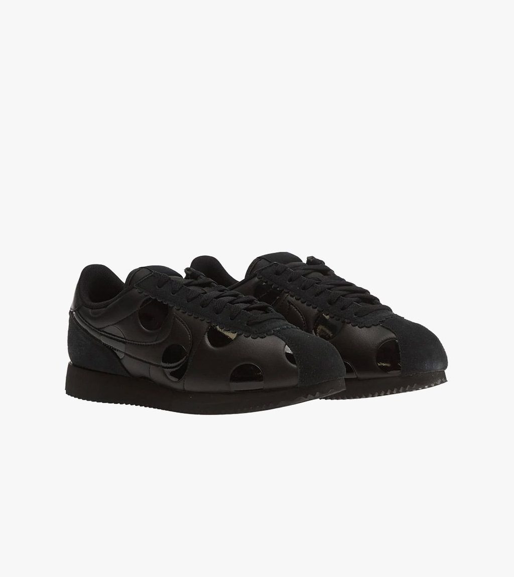 Juoda W nike cortez