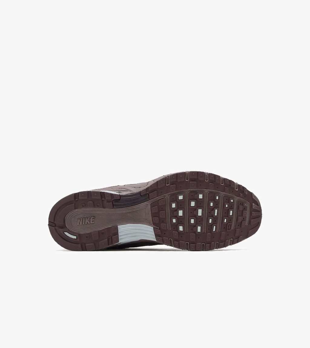 W nike p-6000