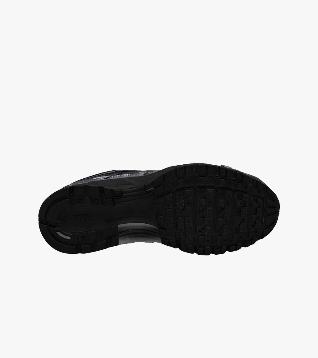Svart W nike p-6000