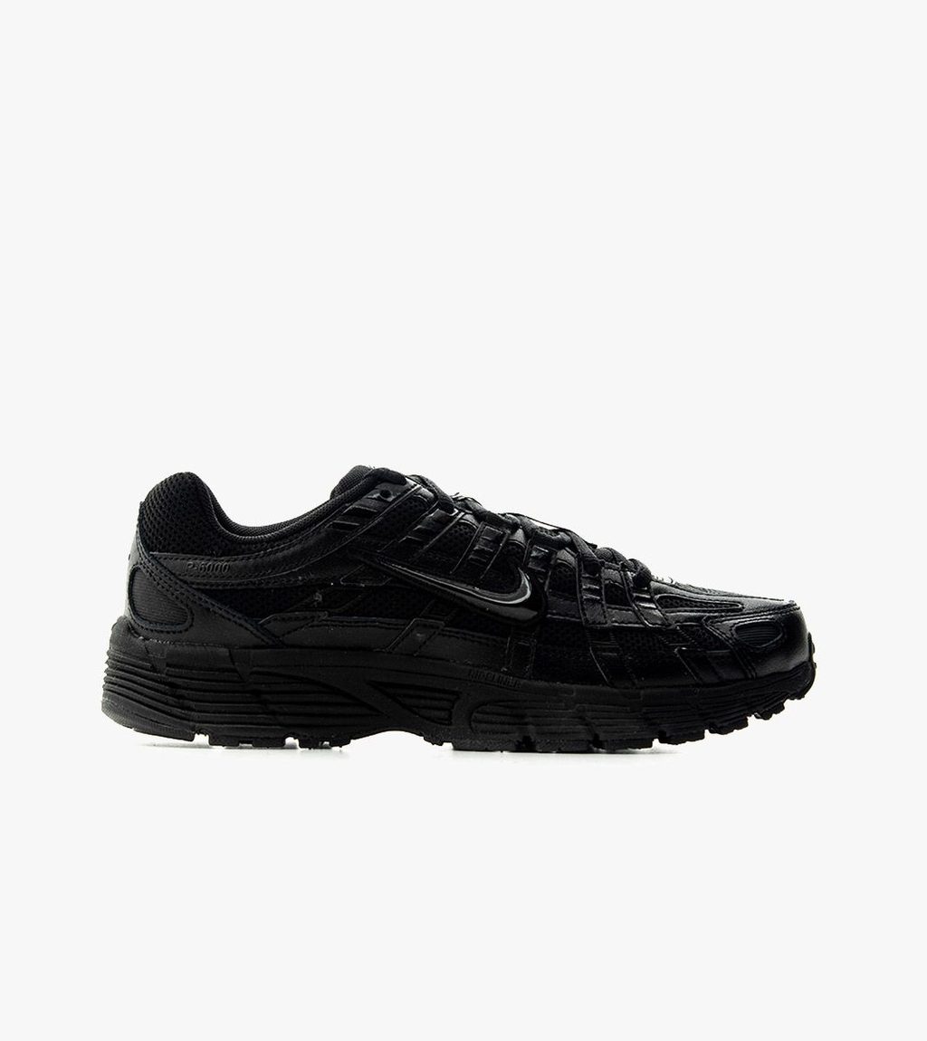 Musta W NIKE P-6000