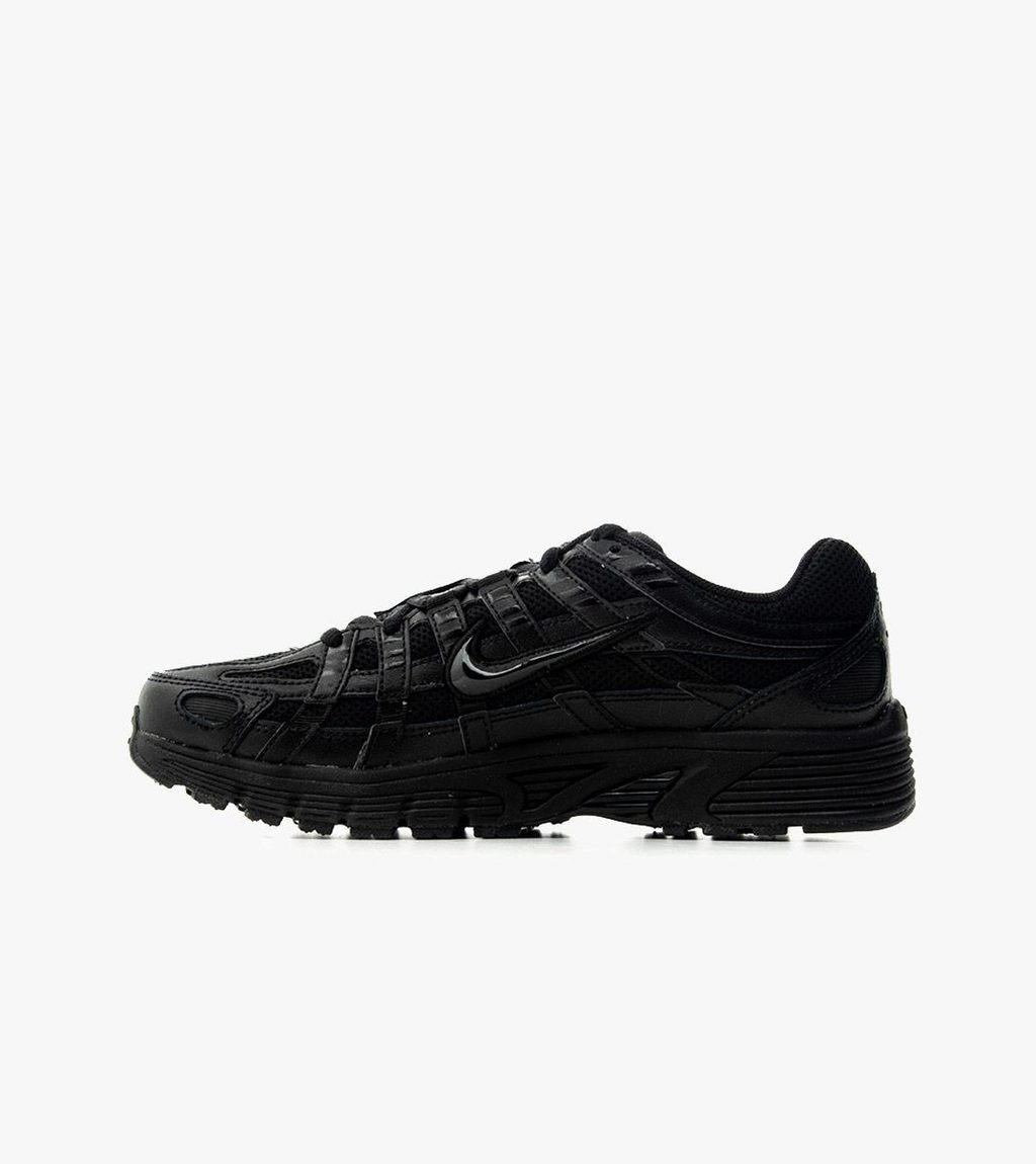 Musta W NIKE P-6000