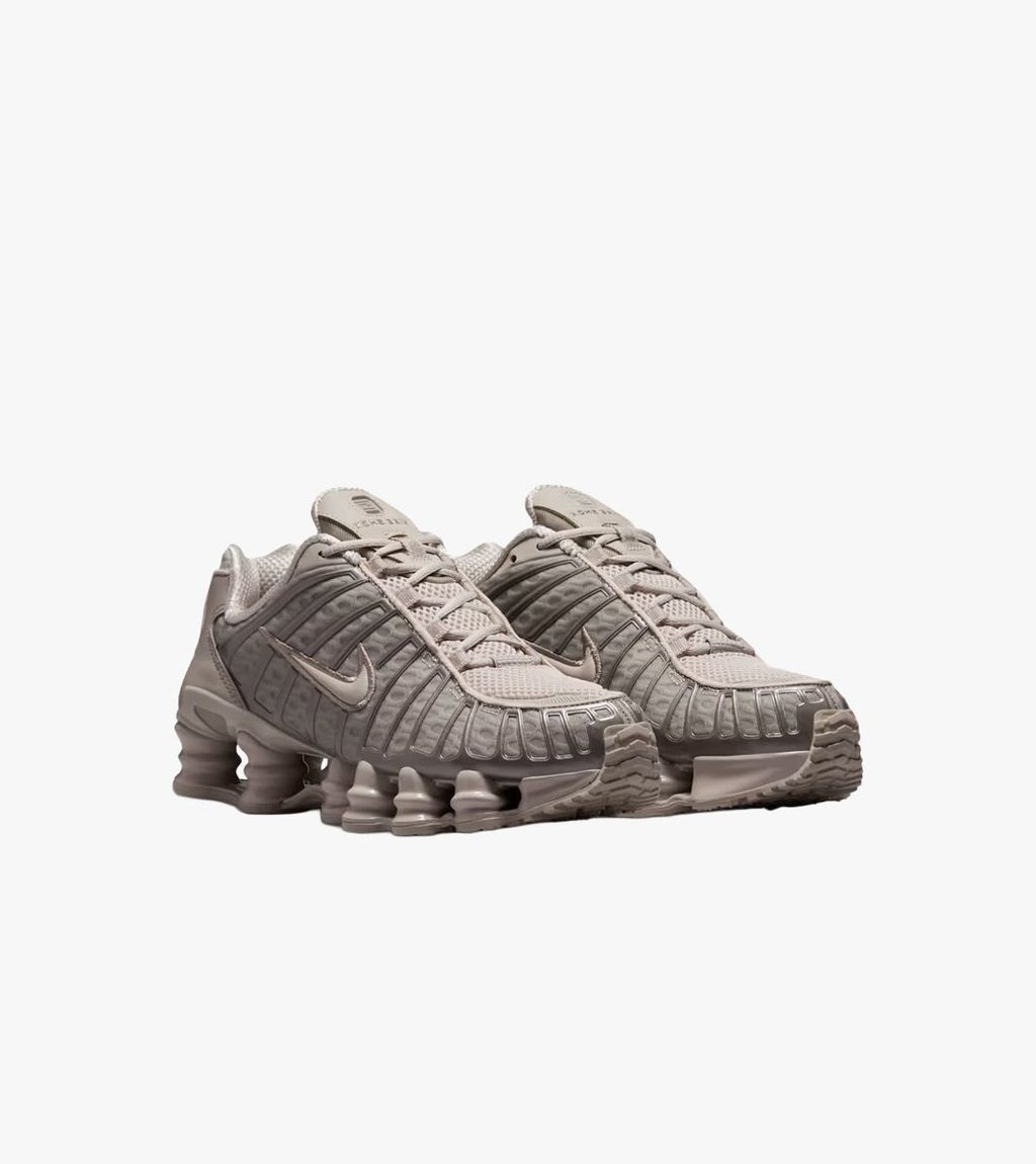 Vaaleanruskea W NIKE SHOX TL