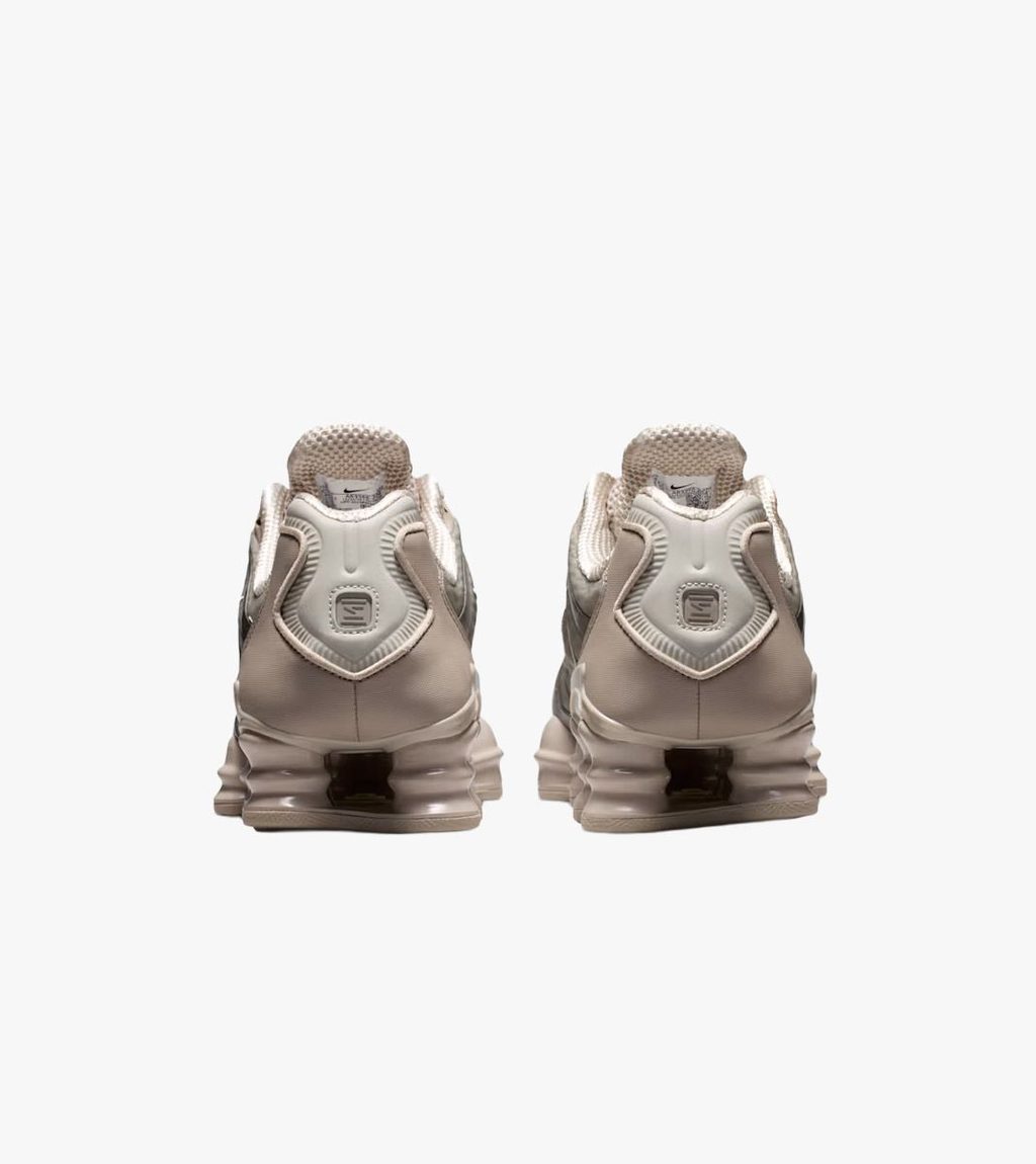 Vaaleanruskea W NIKE SHOX TL