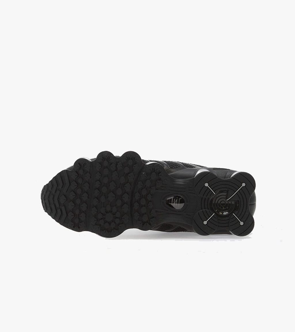 Svart W nike shox tl