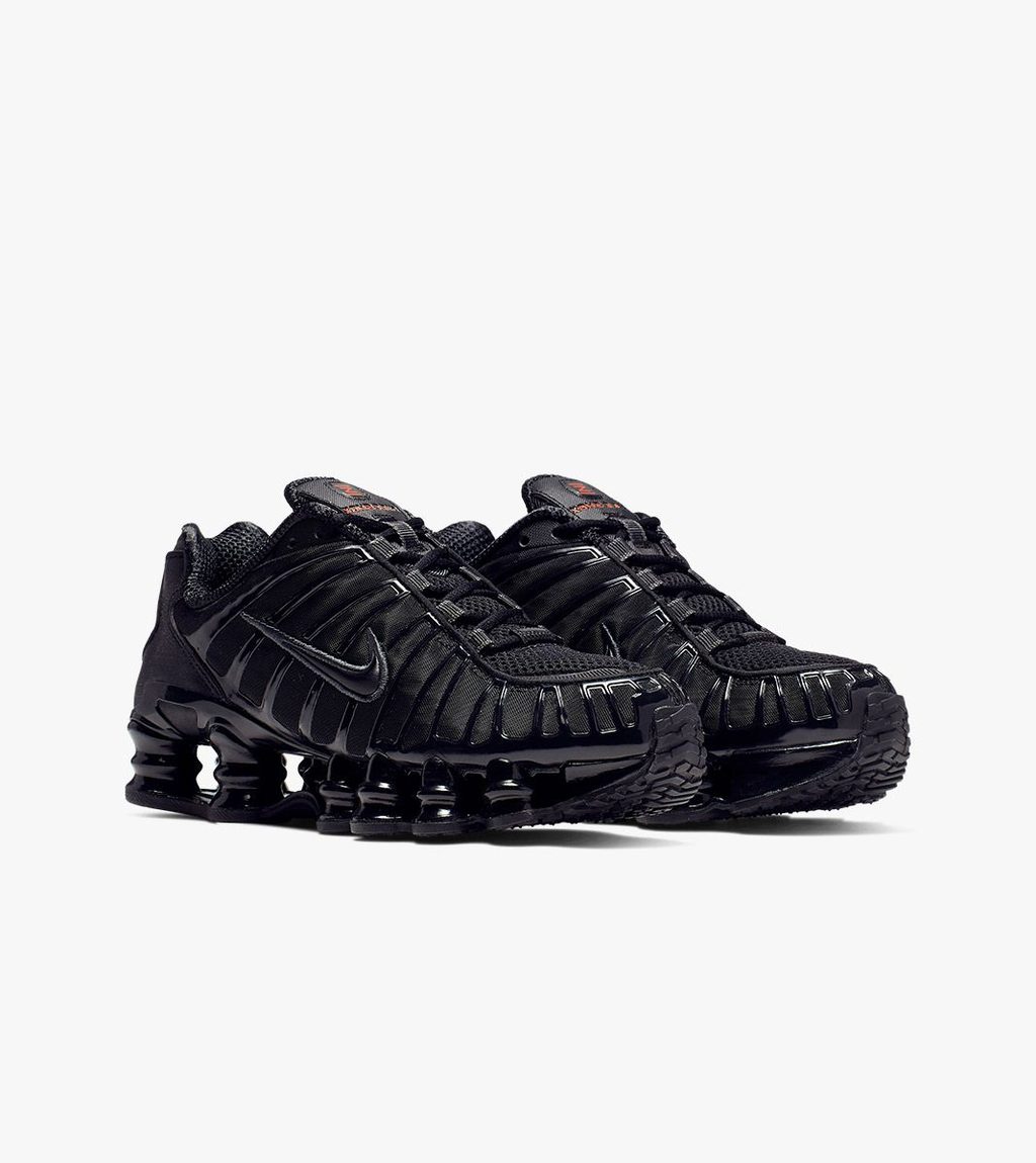 Juoda W nike shox tl