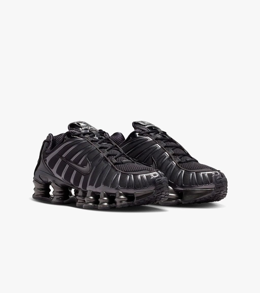Juoda W nike shox tl