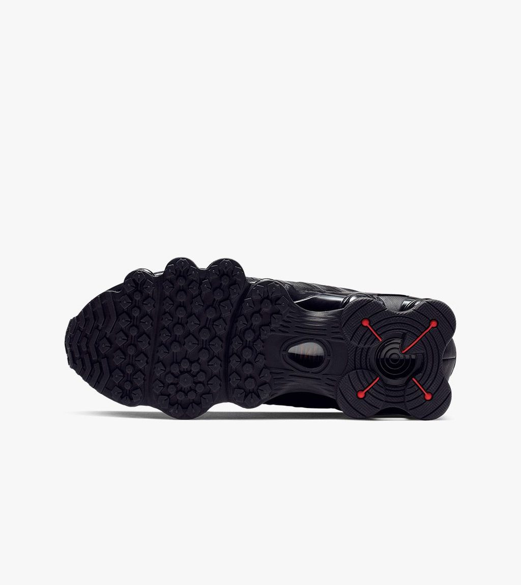 Juoda W nike shox tl