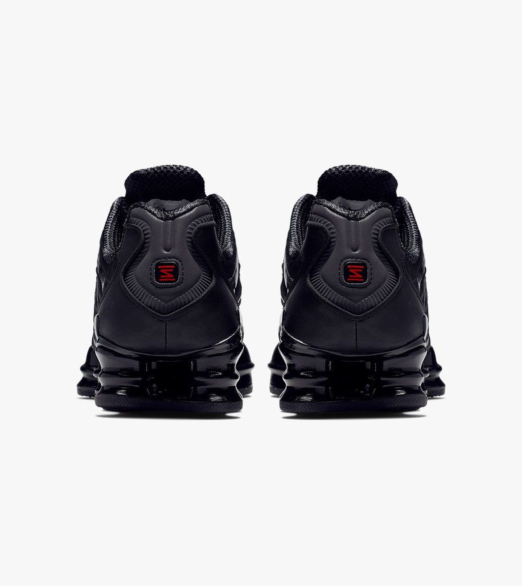 Juoda W nike shox tl