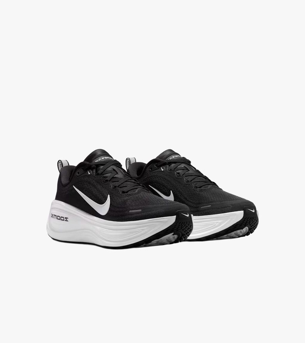 Valge W nike vomero plus