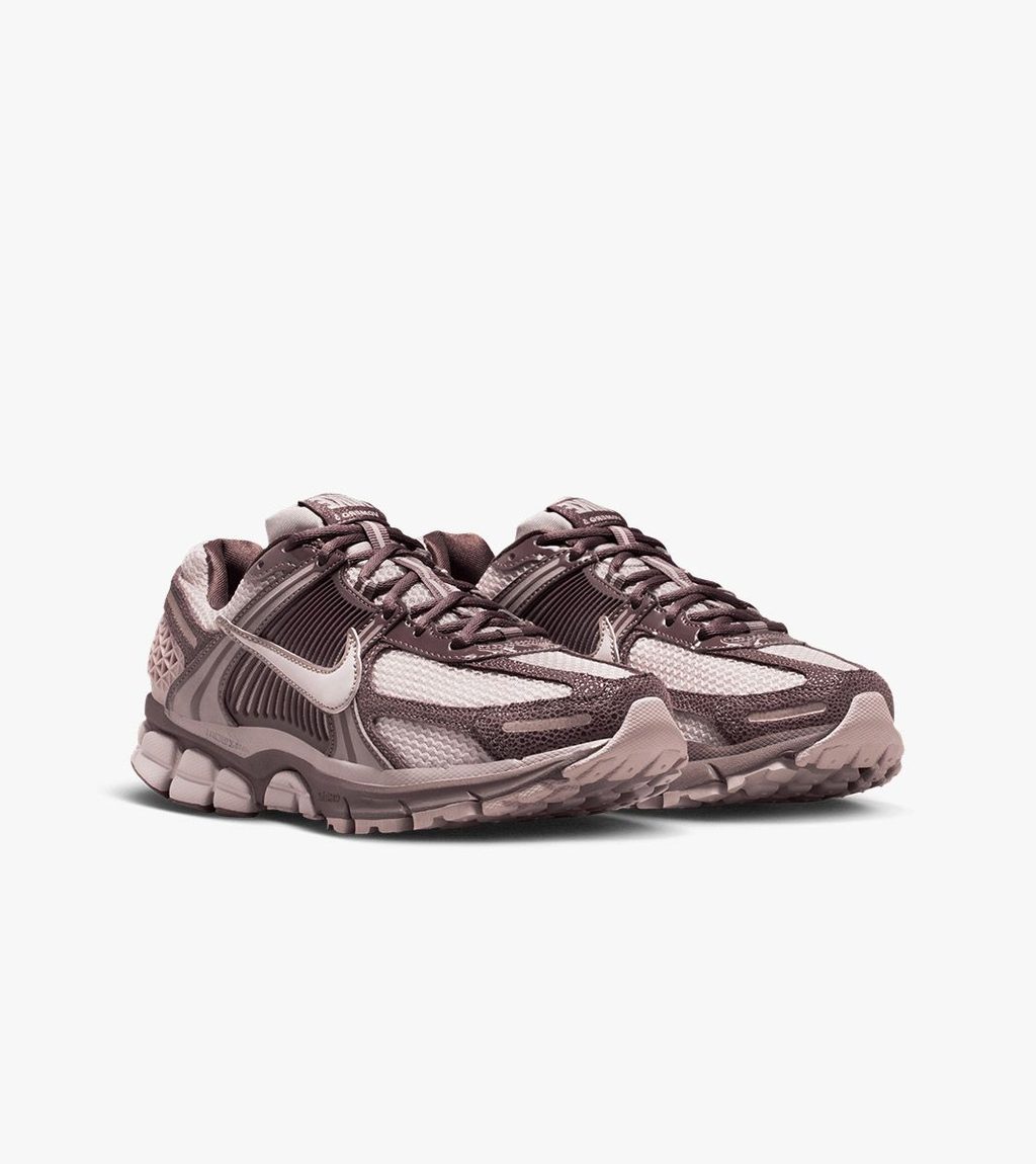 Monivärinen W NIKE ZOOM VOMERO 5