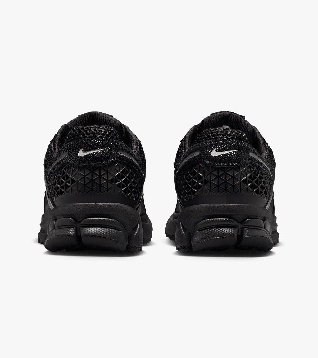 Juoda W nike zoom vomero 5