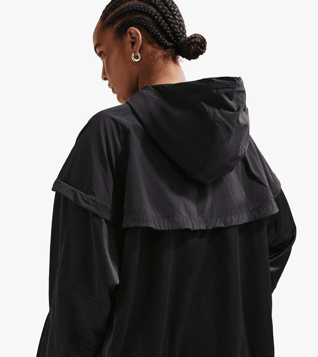 Juoda W nsw os hooded wr jkt mod