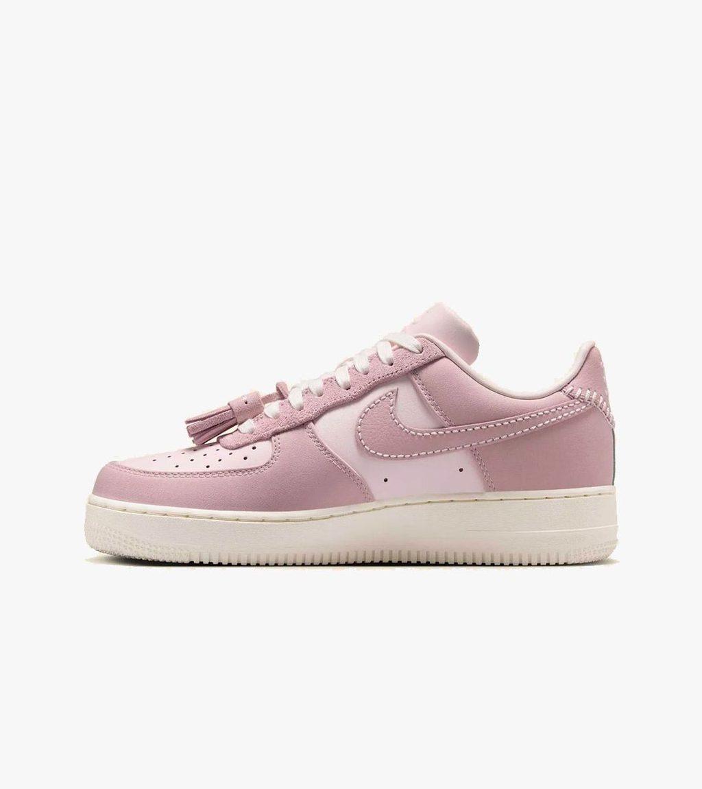 Mitmevärviline Wmns air force 1 ´07