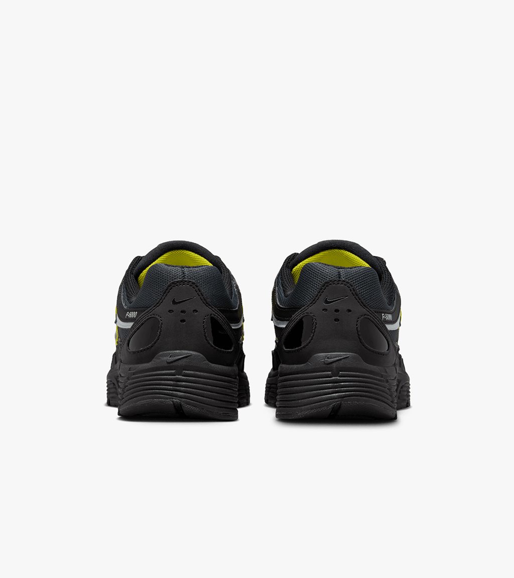 Juoda Wmns nike p-6000