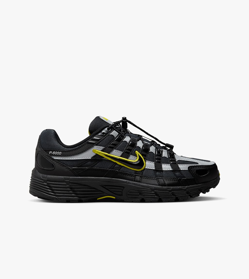 Juoda Wmns nike p-6000