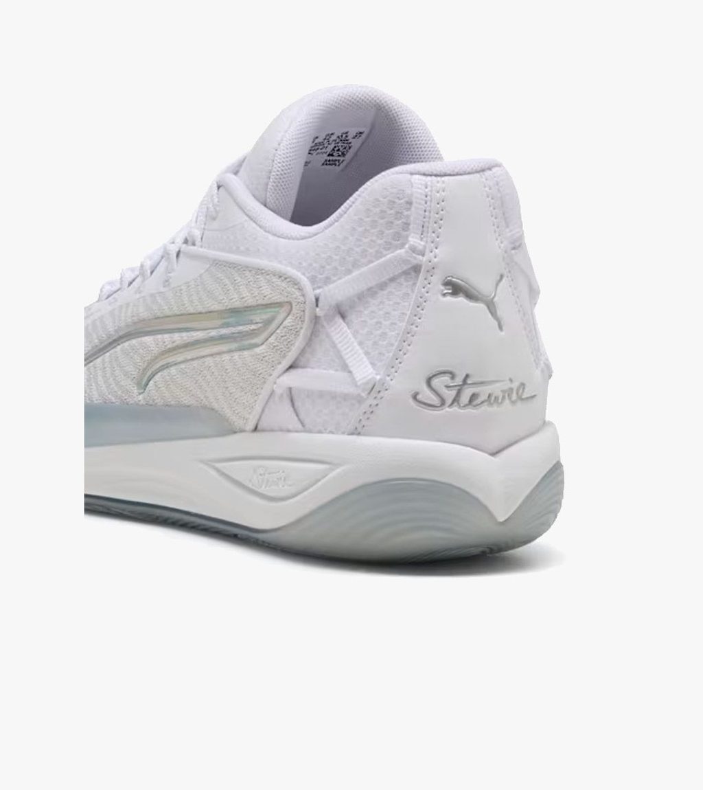 White STEWIE 4