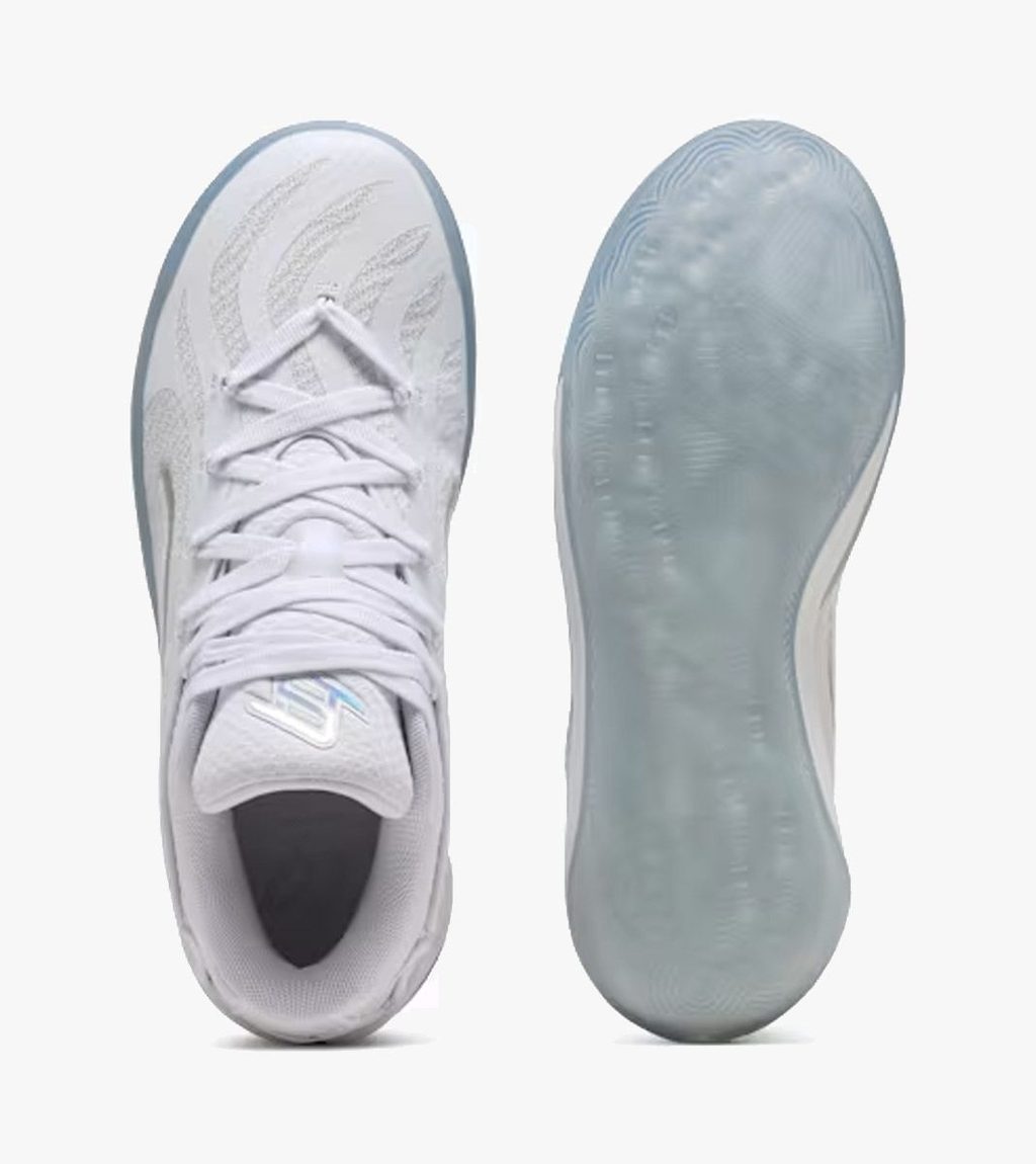 White STEWIE 4