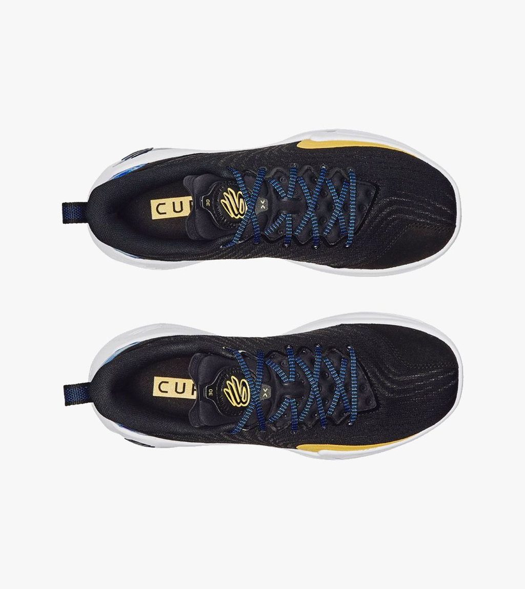 Juoda Curry 12
