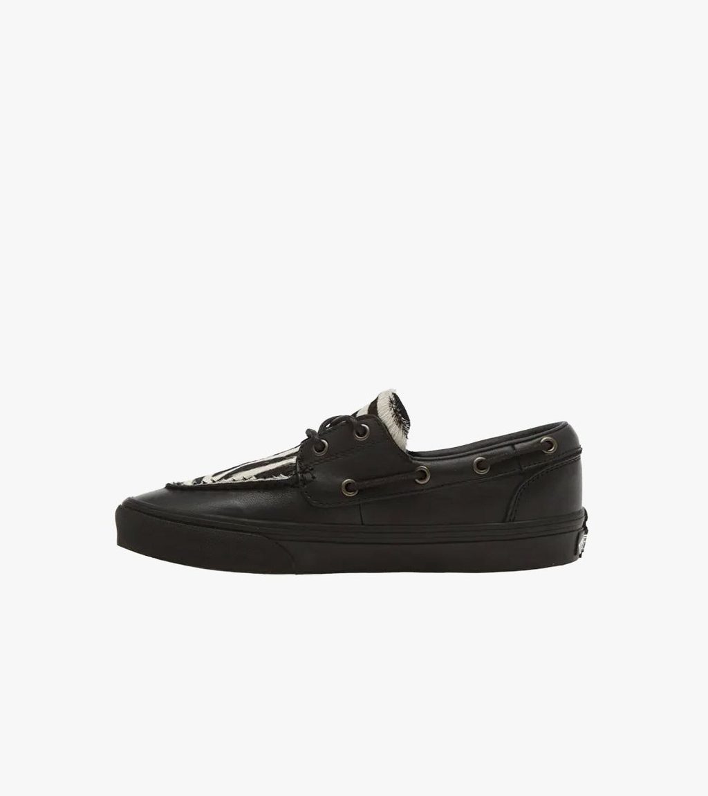 Melna 2-EYELET BOAT SHOE