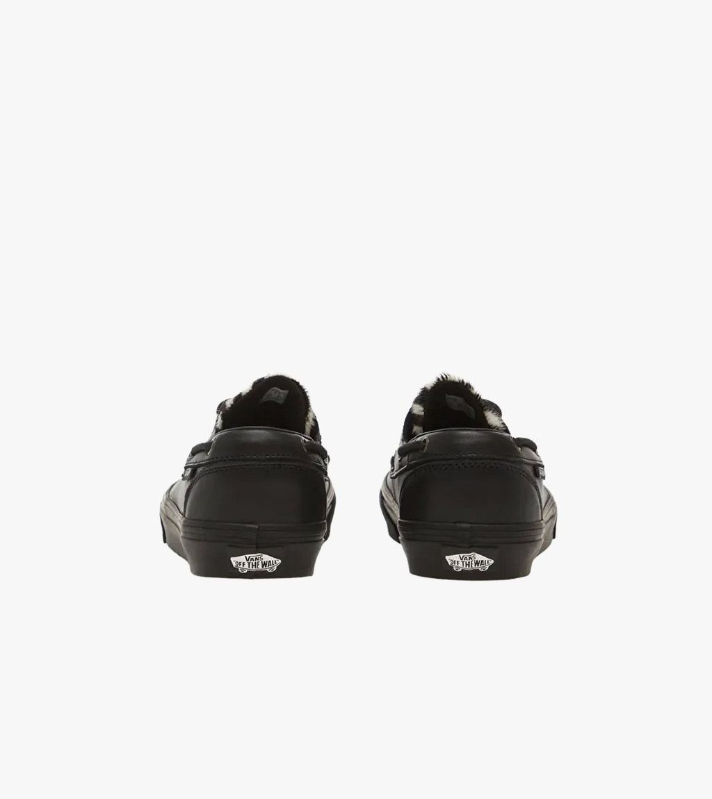 Melna 2-EYELET BOAT SHOE