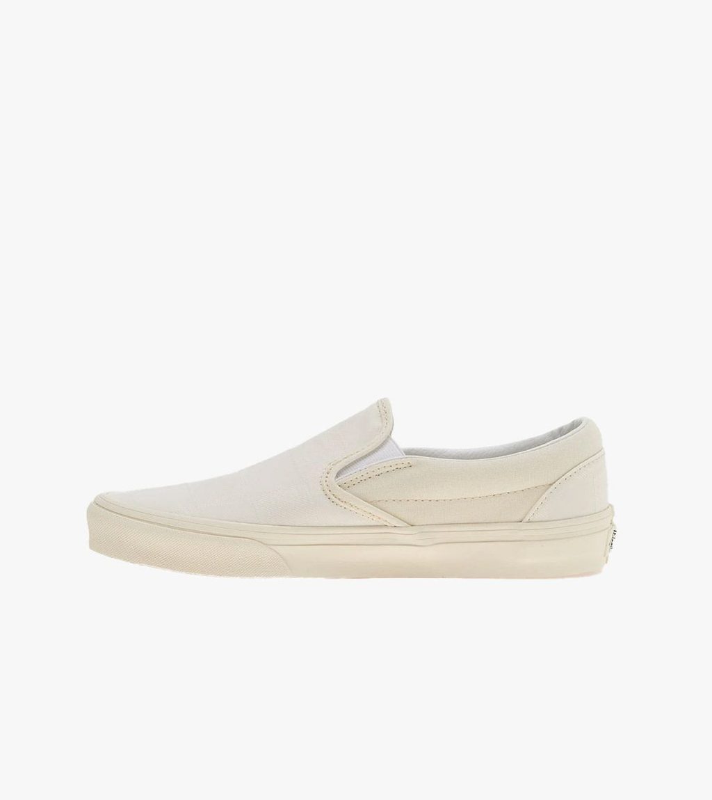 Valge Classic slip-on
