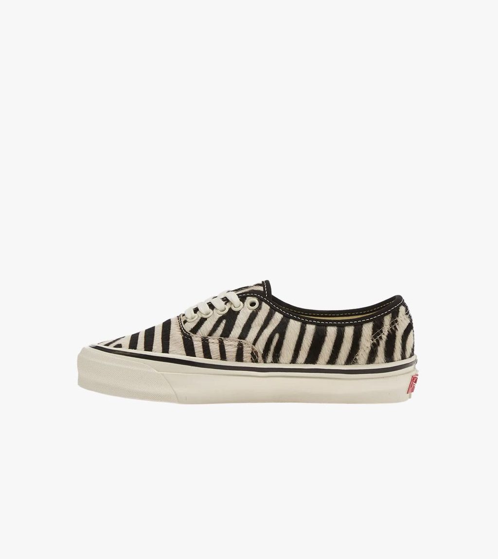 Valge Lx authentic 44
