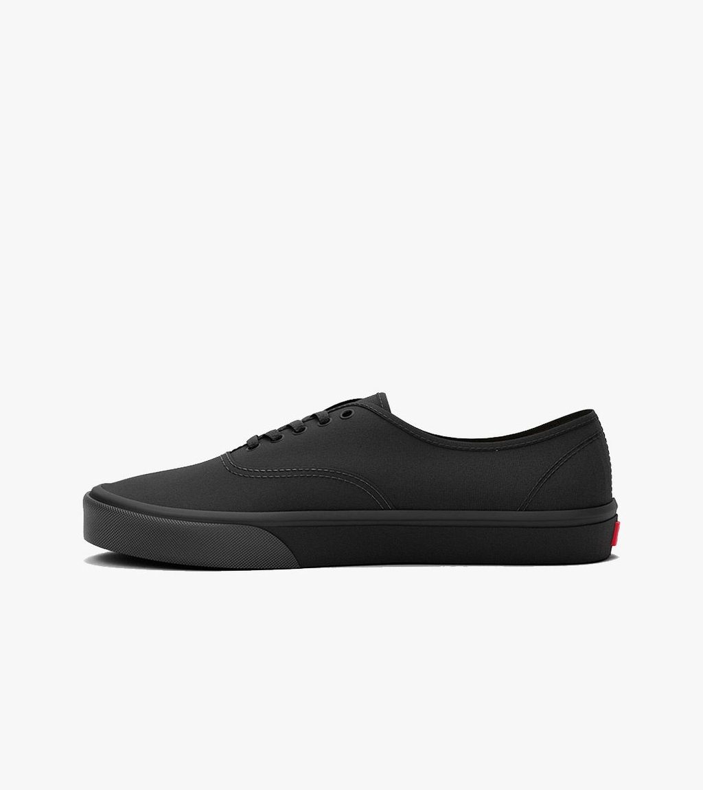 Musta UA AUTHENTIC