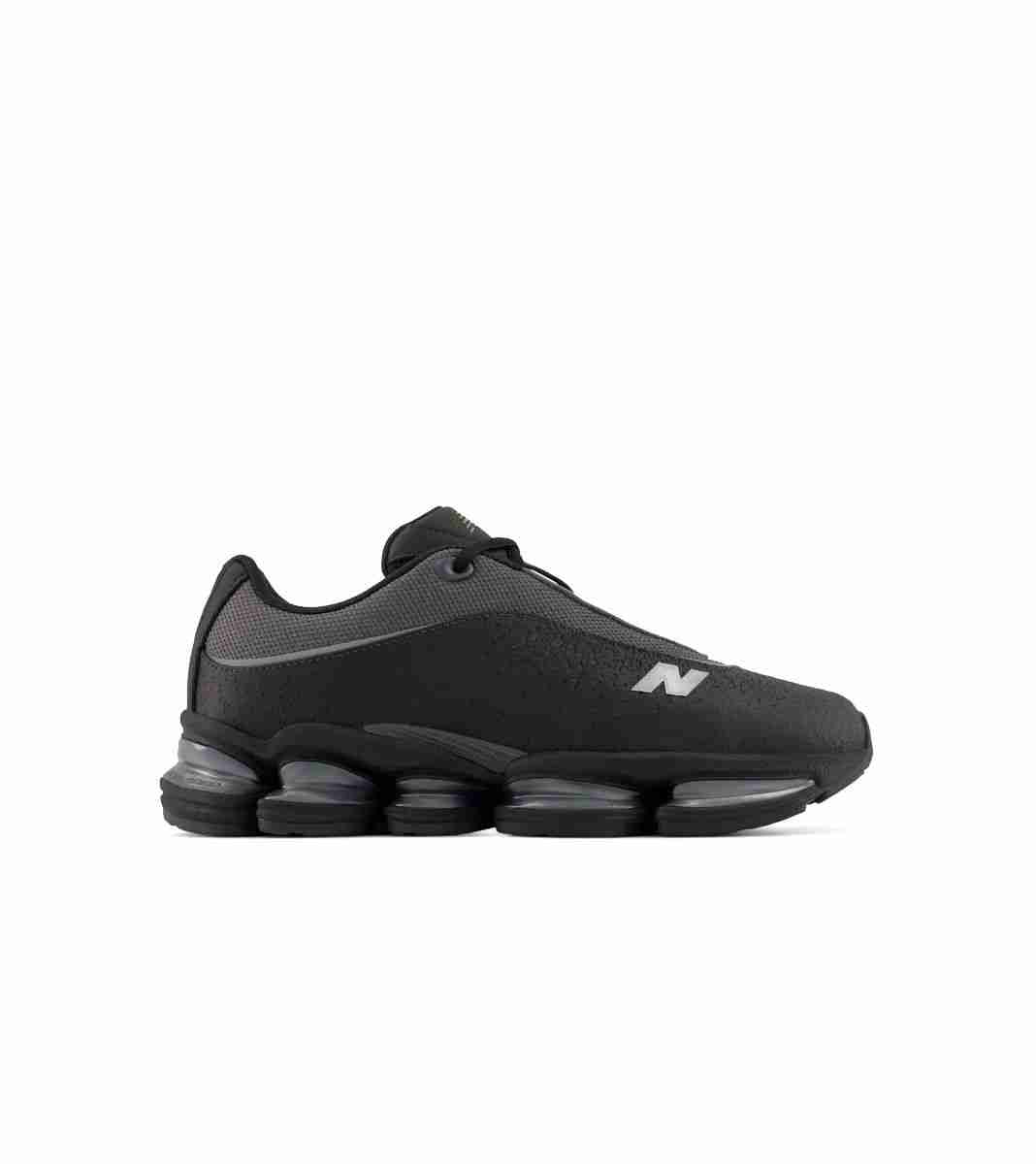 Black NEW BALANCE ABZORB 2000S