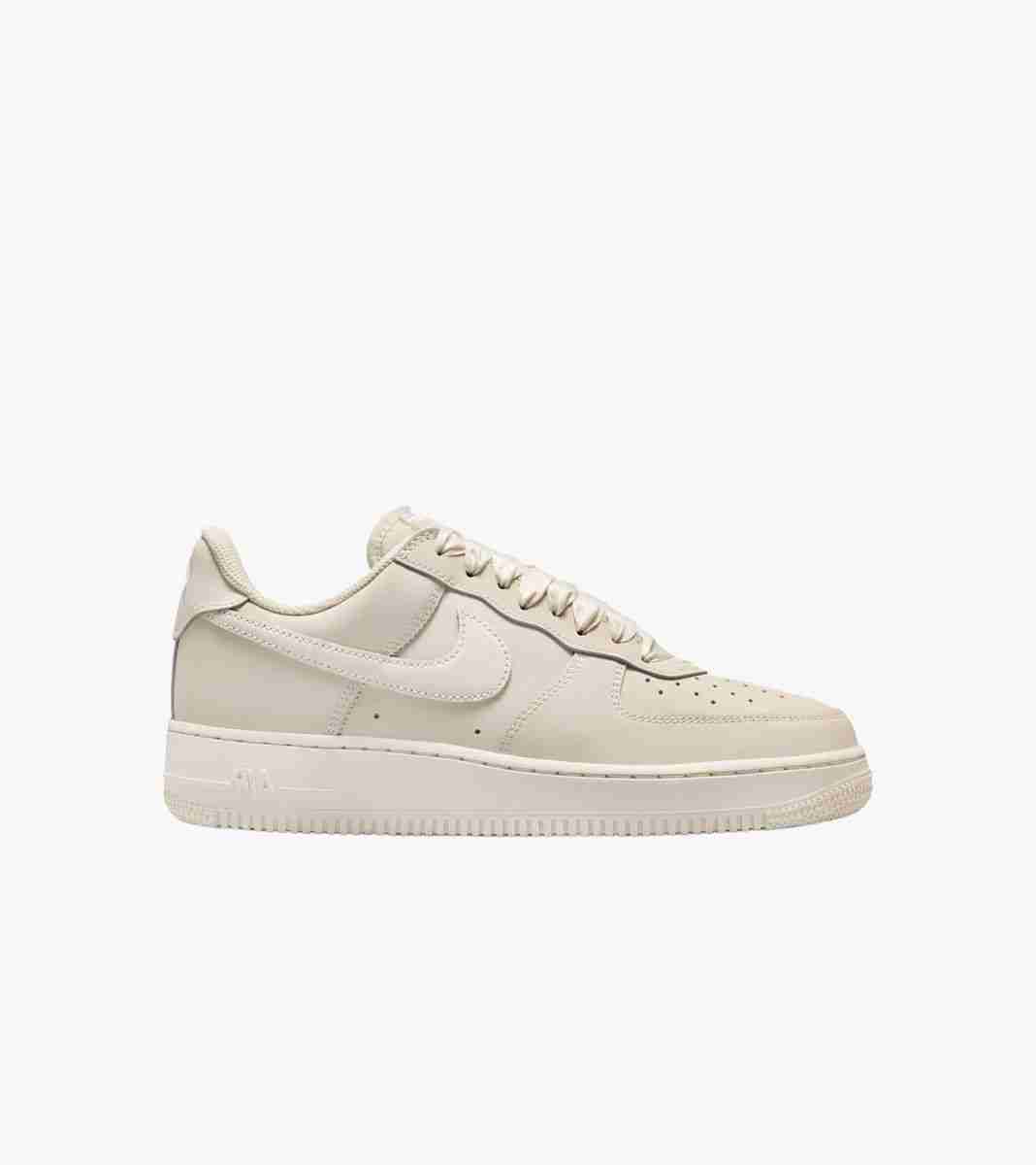 White W  AIR FORCE 1 RETRO PRM