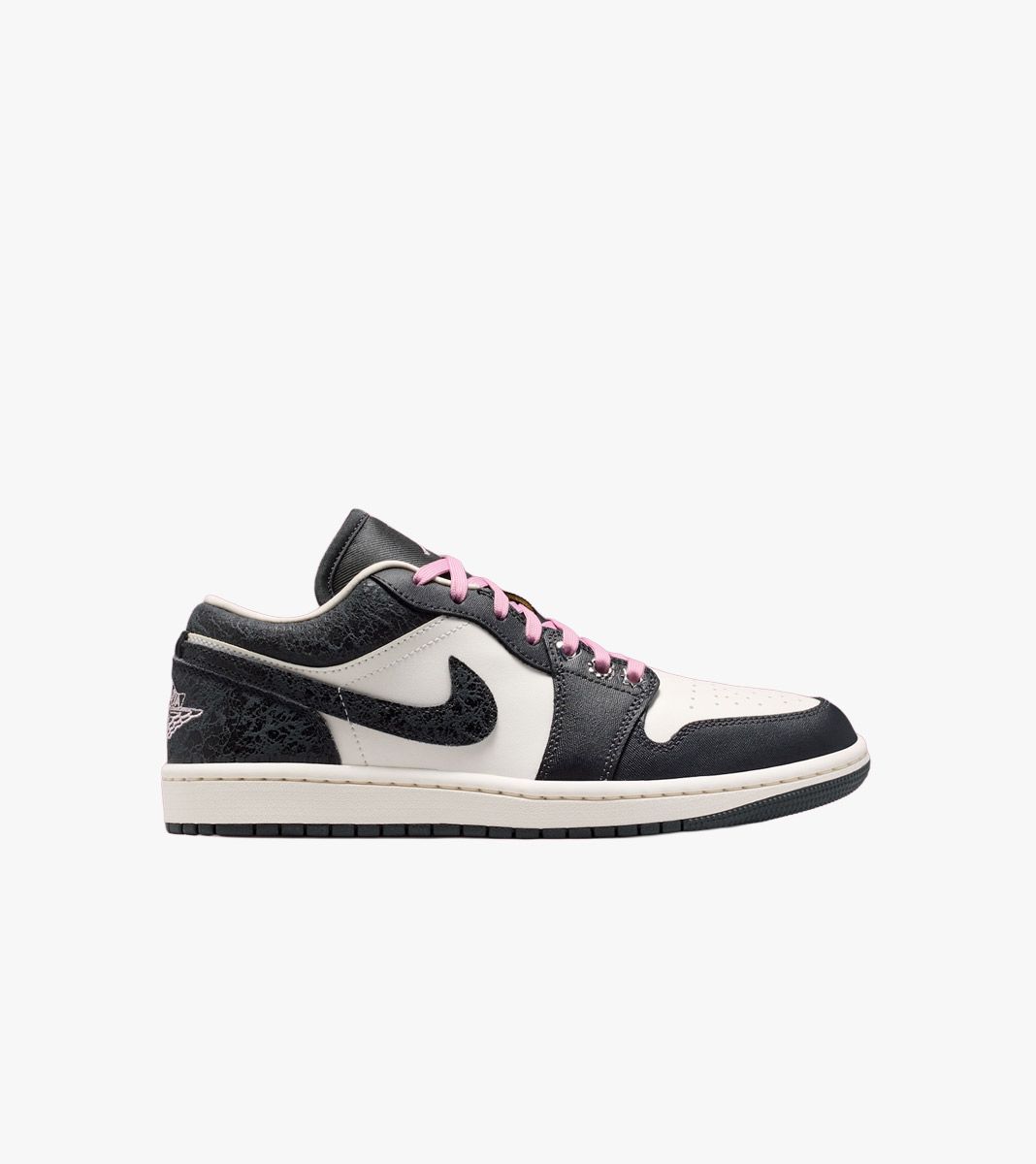 Musta WMNS AIR JORDAN 1 LOW SE