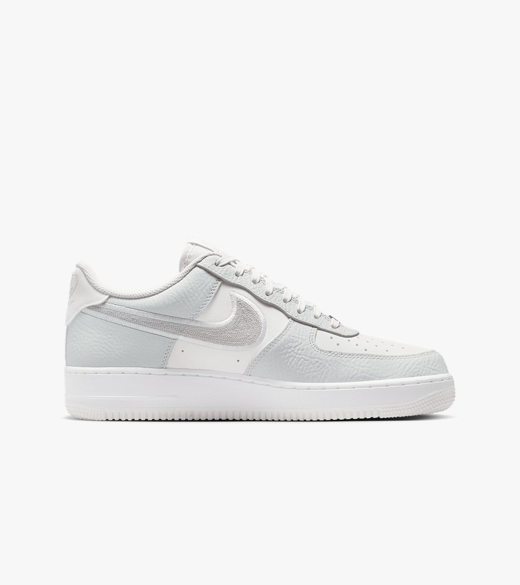 Valkoinen AIR FORCE 1 ´07 LV8