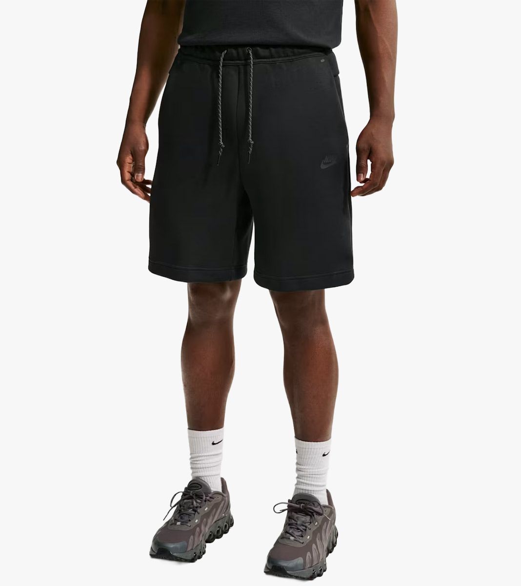 Melna M NK TECH FLC SHORT