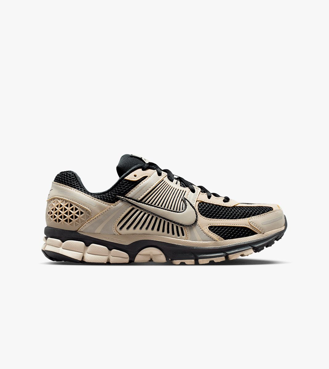 Beež Nike zoom vomero 5
