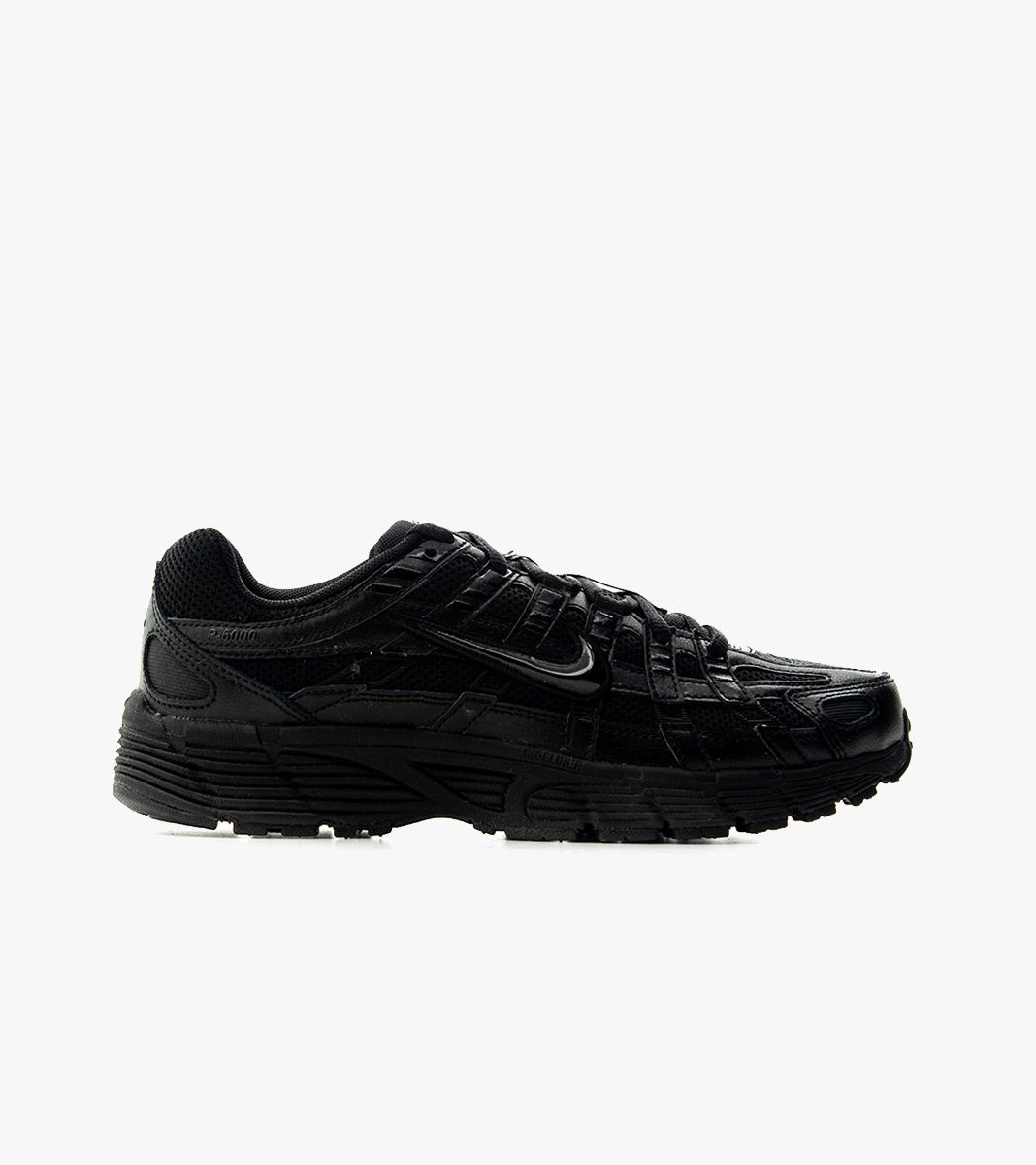 Musta W NIKE P-6000