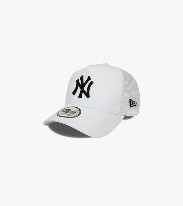 ESSENTIAL AF TRUCKER YANKEES