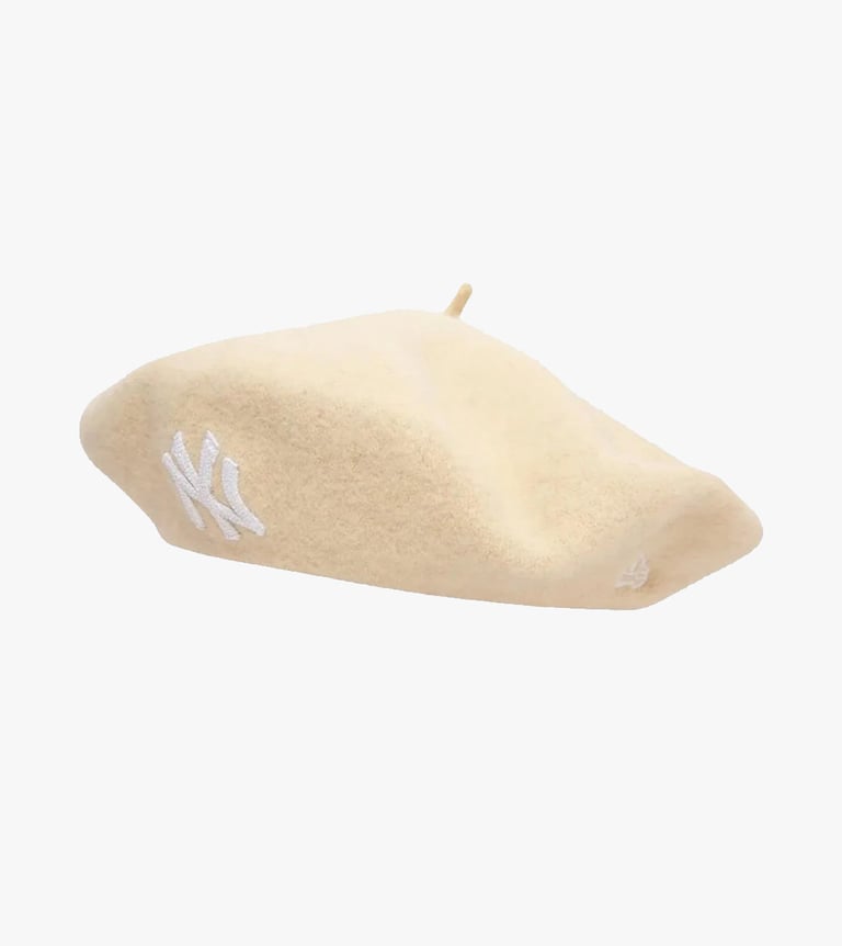 female wool beret