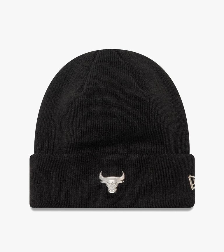 metallic cuff beanie bulls