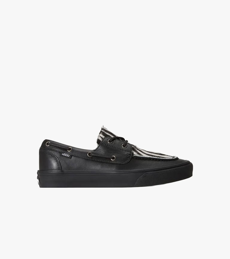 2-eyelet boat shoe