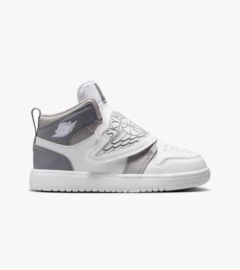 Harmaa SKY JORDAN 1 PS