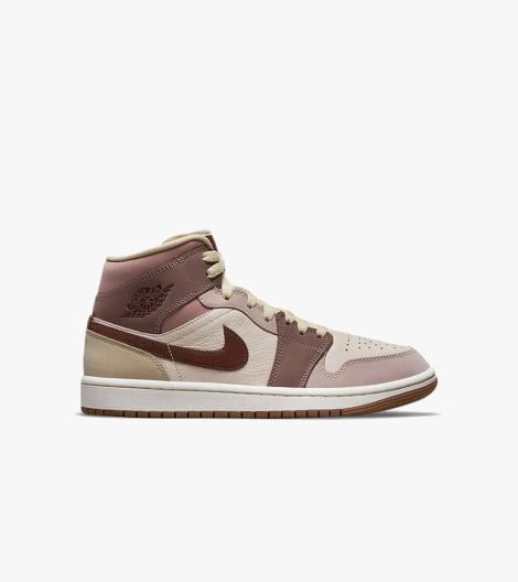 Orange Wmns air jordan 1 mid se